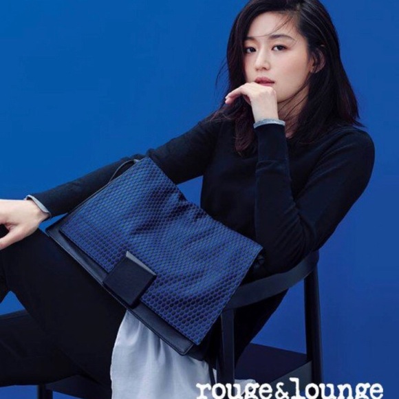 Rouge and lounge - Picture 1 of 7